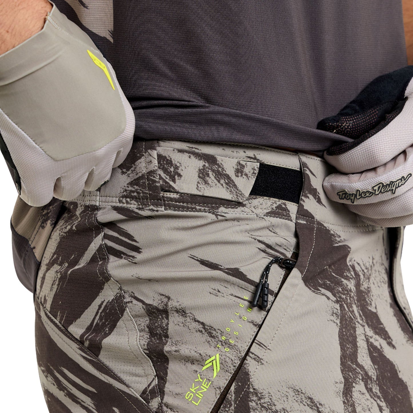 Skyline Short W/Liner Elemental Dark Earth